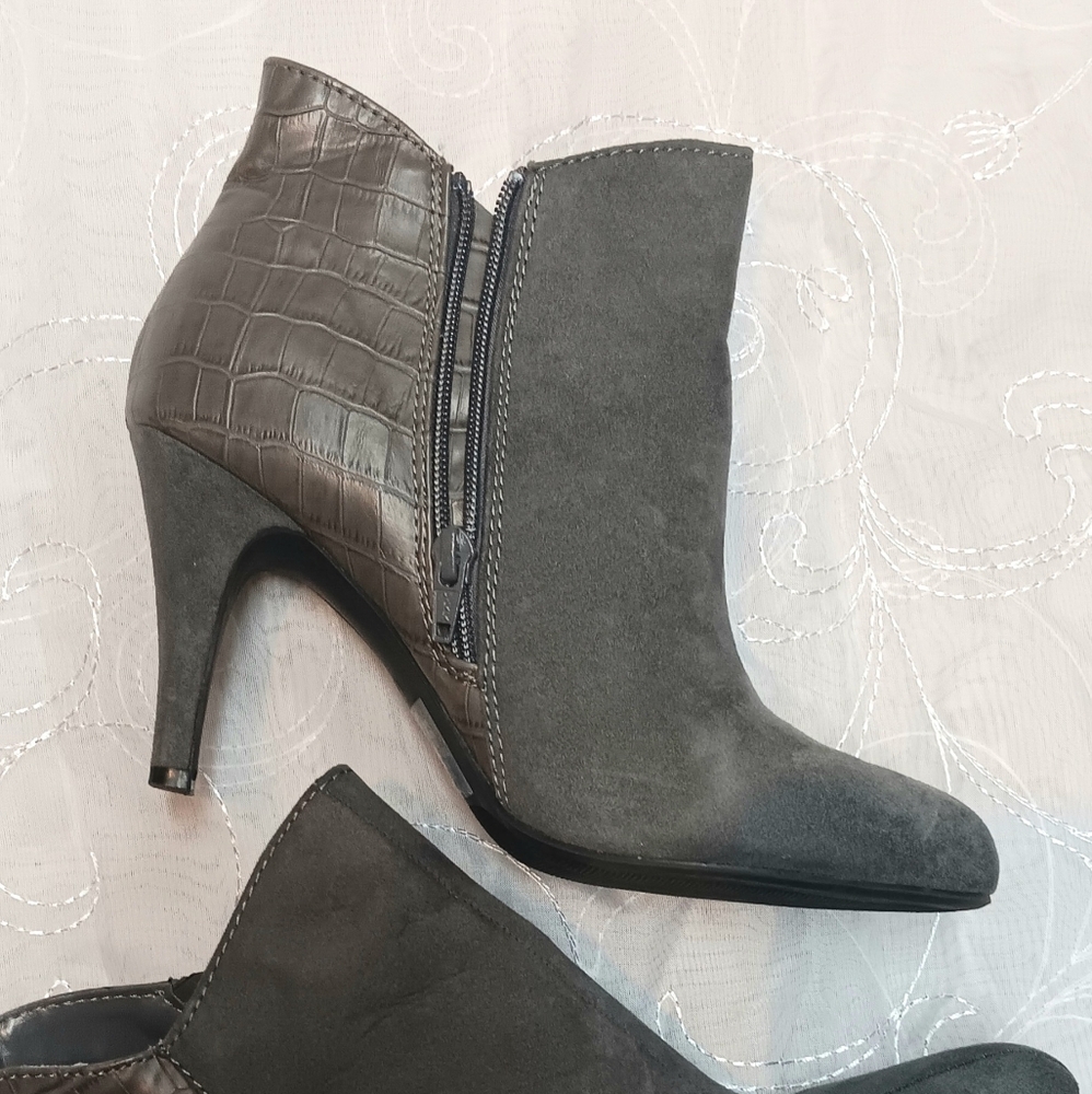 Ankle boot size 8